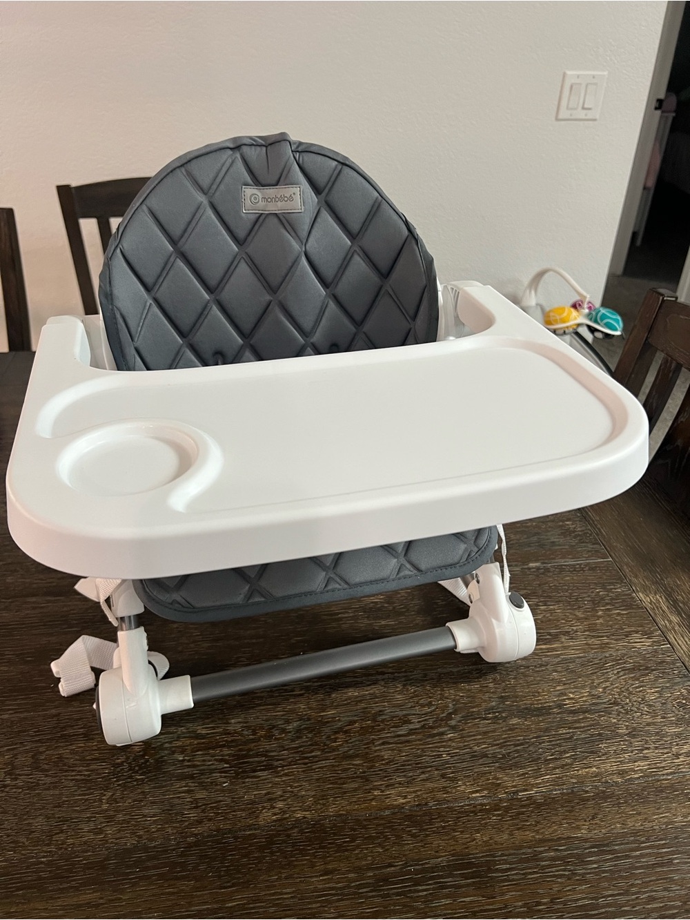 Monbébé Portable Baby High Chair / Booster Seat w Tray – Gray